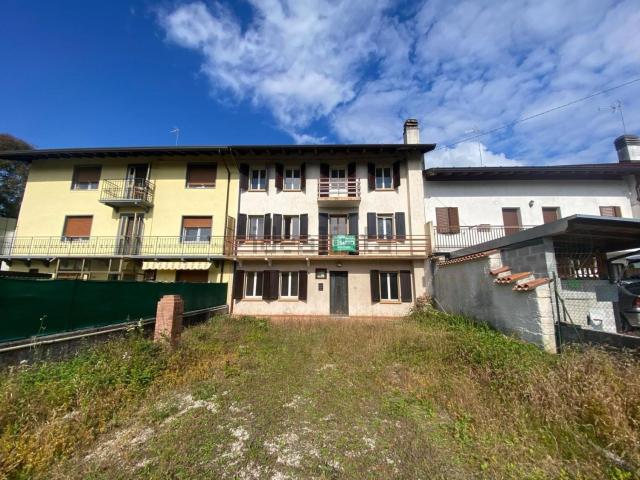 Villetta bifamiliare in vendita di 248 m² in Borgo Anzil, 5