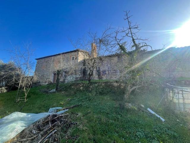 Villetta bifamiliare in vendita di 248 m² in Strada Provinciale 75