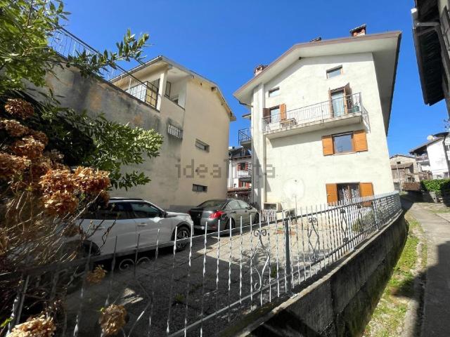 Villetta bifamiliare in vendita di 248 m² in Via G. Peresson, 54