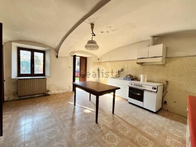 Villetta bifamiliare in vendita di 248 m² in Via Piazzo, 7