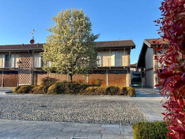 Villetta bifamiliare in vendita di 249 m² in Via del Borgo, 12
