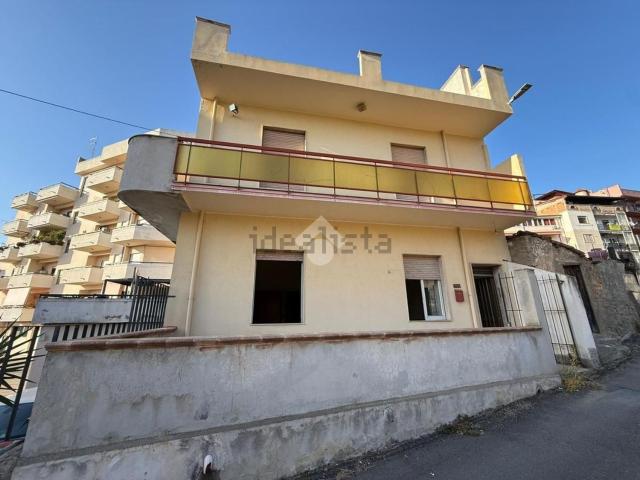 Villetta bifamiliare in vendita di 253 m² in Via Cardinale Gennaro Portanova, 168