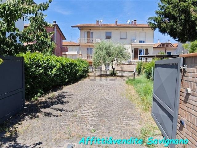 Villetta bifamiliare in vendita di 253 m² in Via Rio Salto