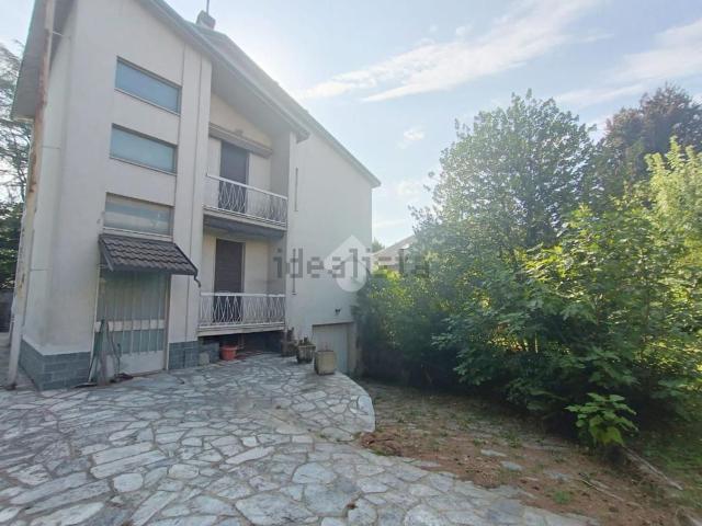Villetta bifamiliare in vendita di 253 m² in Viale Trento, 2