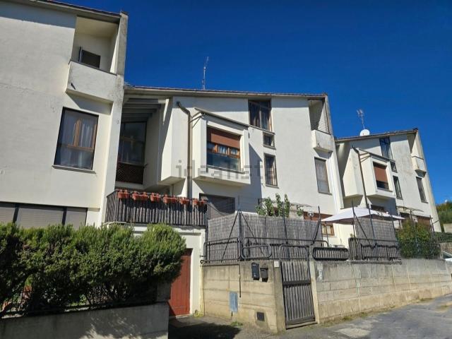 Villetta bifamiliare in vendita di 253 m²