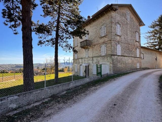 Villetta bifamiliare in vendita di 250 m² in Contrada Patrignone, 3