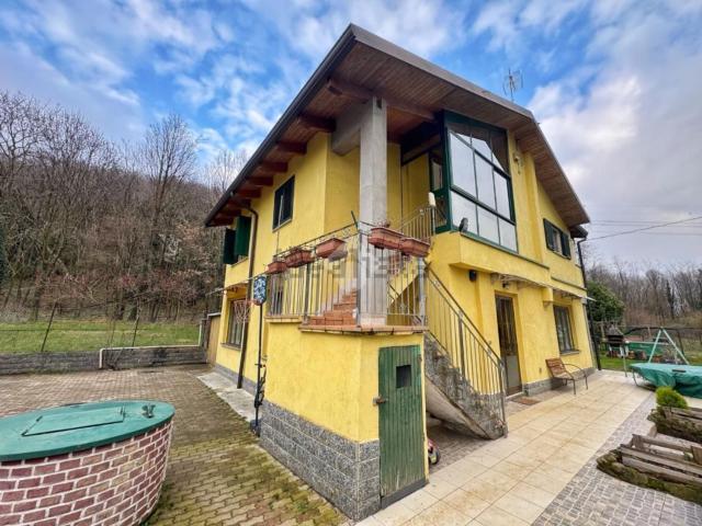 Villetta bifamiliare in vendita di 250 m² in Frazione Grangiotto, 12