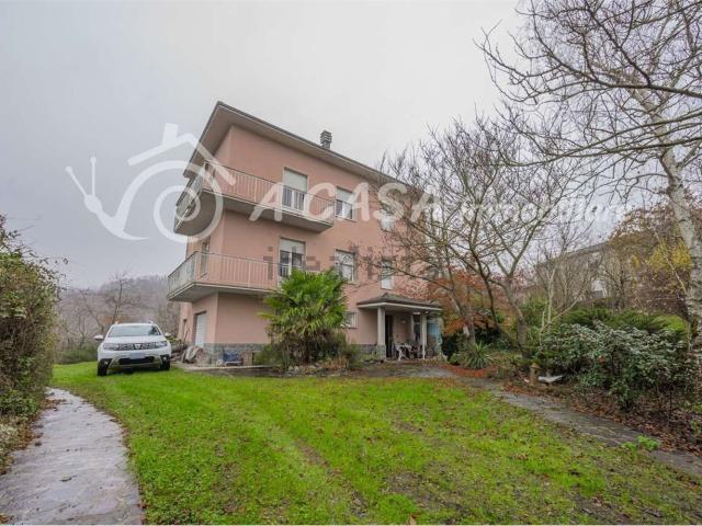 Villetta bifamiliare in vendita di 250 m² in Strada Campero, 26