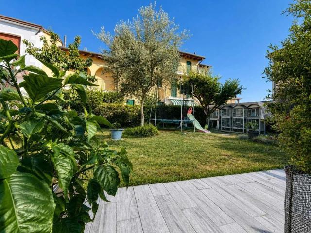 Villetta bifamiliare in vendita di 250 m² in Vicolo Trento