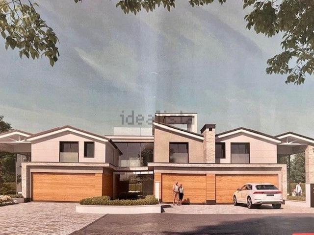 Villetta bifamiliare in vendita di 250 m² in Via 9 novembre 1989