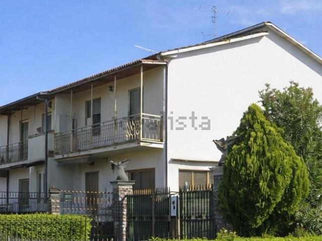 Villetta bifamiliare in vendita di 250 m² in Via Tommaso Landolfi