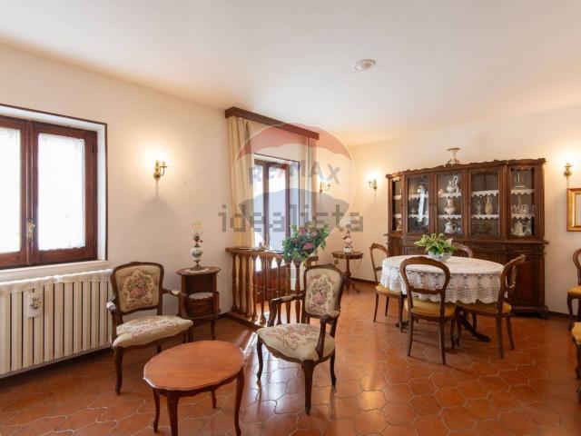 Villetta bifamiliare in vendita di 250 m² in Via Vincenzo Bellini, 21