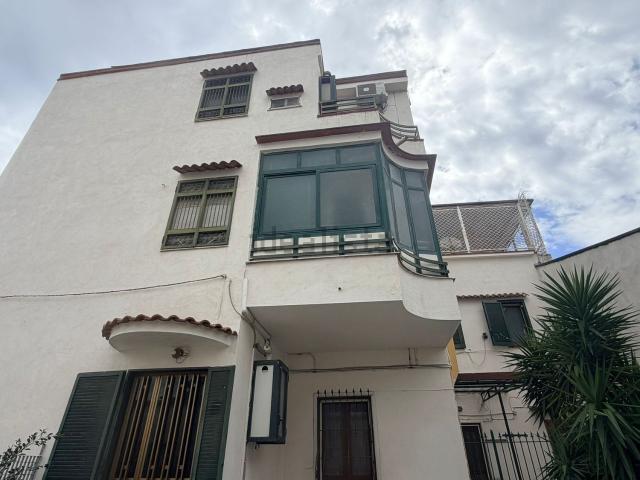 Villetta bifamiliare in vendita di 250 m² in Via Vitonto