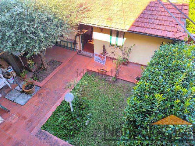 Villetta bifamiliare in vendita di 250 m² in Via Agostino Bruno
