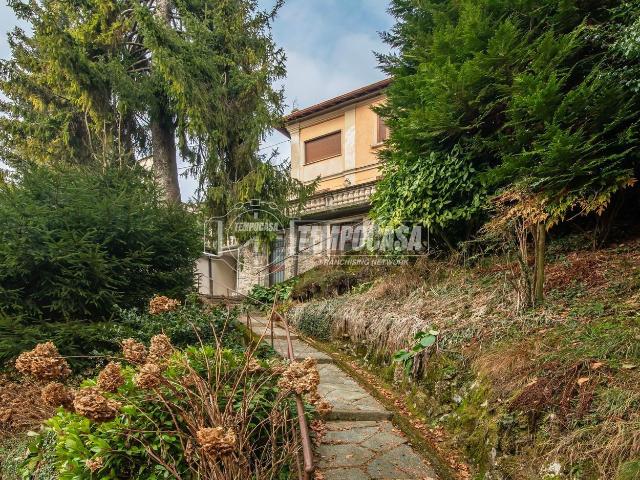 Villetta bifamiliare in vendita di 250 m² in Via alle Colme, 7