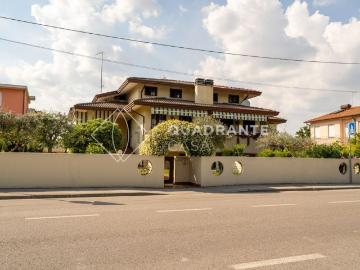 Villetta bifamiliare in vendita di 250 m² in Via Campagna Bassa, 41