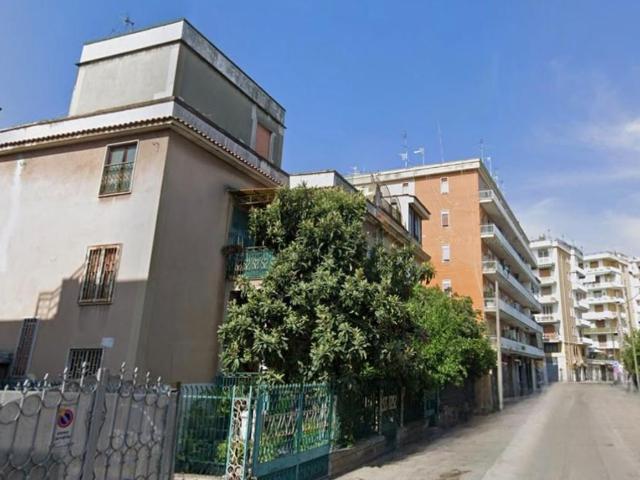 Villetta bifamiliare in vendita di 250 m² in Via Carlo de Marco, 129