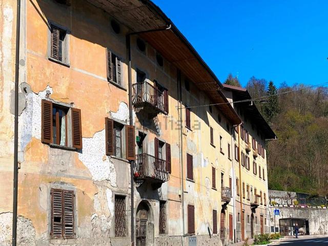 Villetta bifamiliare in vendita di 250 m² in Via Carlo Oberti