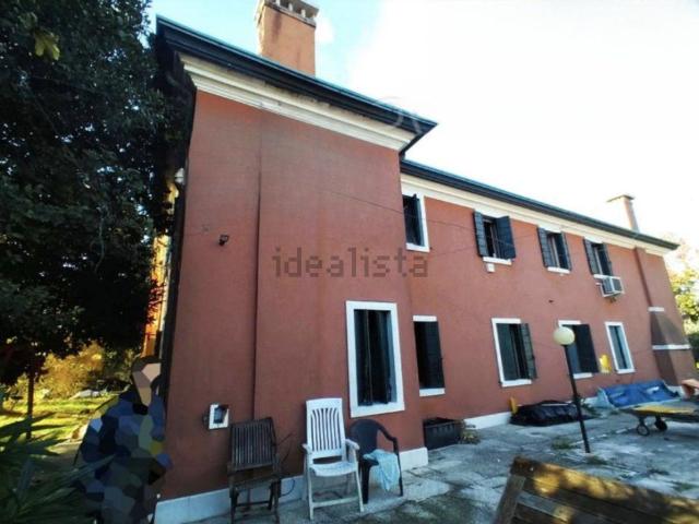 Villetta bifamiliare in vendita di 250 m² in Via Castellana, 50
