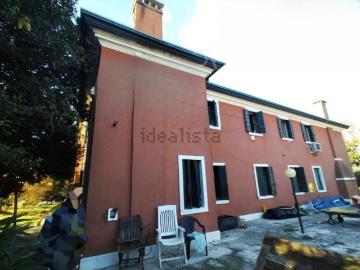 Villetta bifamiliare in vendita di 250 m² in Via Castellana, 50