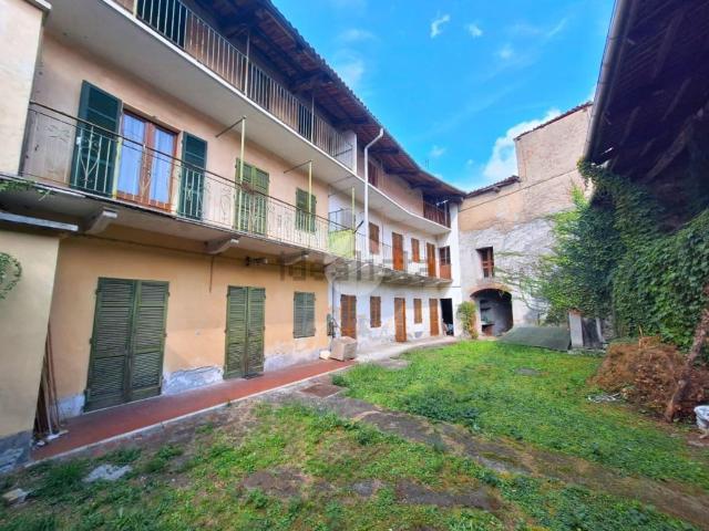 Villetta bifamiliare in vendita di 250 m² in Via Cavour, 11