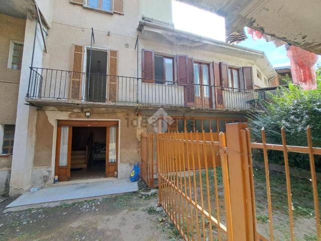 Villetta bifamiliare in vendita di 250 m² in Via Cesare Vercellone