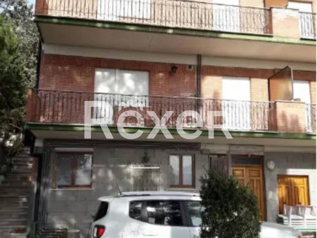 Villetta bifamiliare in vendita di 250 m² in Via Colle Rosso