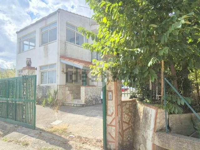 Villetta bifamiliare in vendita di 250 m² in Via Cozzo del Pigno, 30