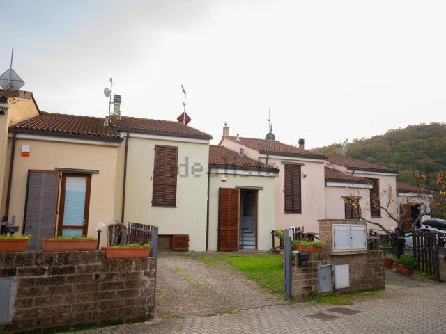 Villetta bifamiliare in vendita di 250 m² in Via del Parco, 7