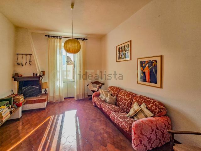 Villetta bifamiliare in vendita di 250 m² in Via della Collacchia