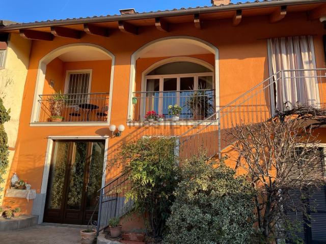 Villetta bifamiliare in vendita di 280 m² in Via Dominici
