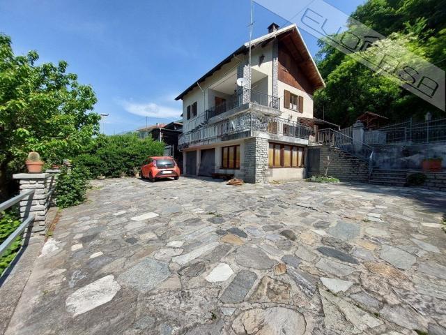 Villetta bifamiliare in vendita di 250 m² in Via emanuele Quattrini