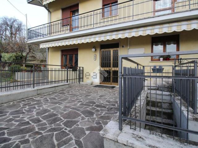 Villetta bifamiliare in vendita di 250 m² in Via Gennari, 3