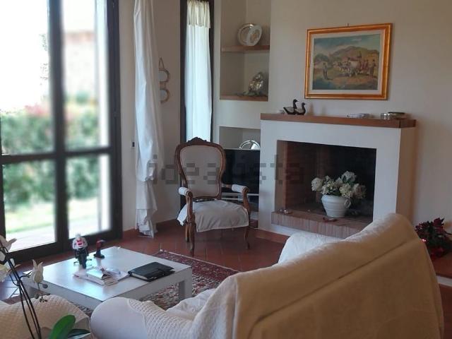 Villetta bifamiliare in vendita di 250 m² in Via Giotto
