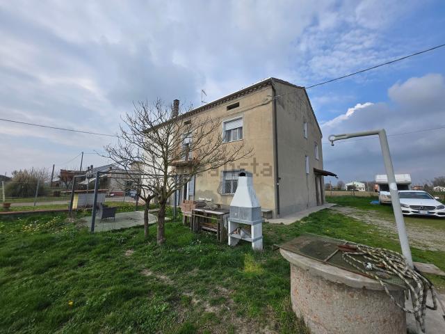 Villetta bifamiliare in vendita di 250 m² in Via Guzzinati, 16