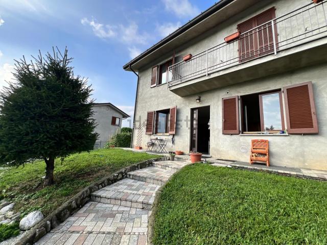 Villetta bifamiliare in vendita di 250 m² in Via Ilaria Alpi