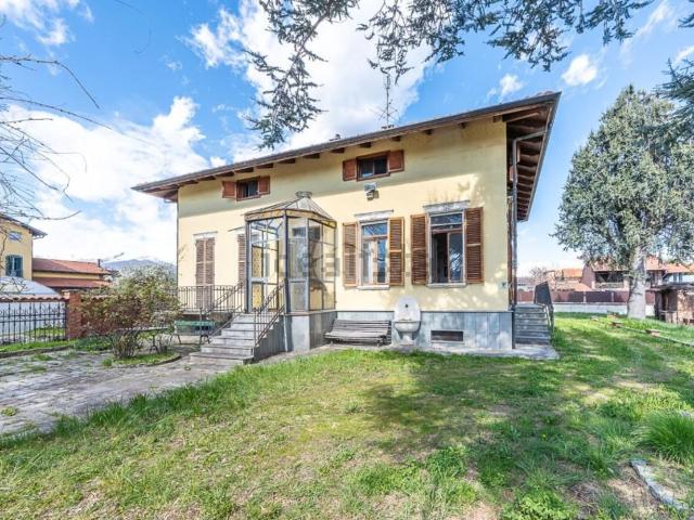 Villetta bifamiliare in vendita di 250 m² in Via Ines Magnoni, 4
