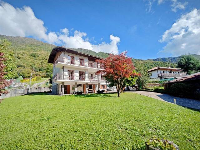 Villetta bifamiliare in vendita di 250 m² in Via IV Novembre, 1
