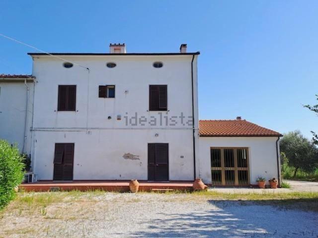 Villetta bifamiliare in vendita di 250 m² in Via Macerata