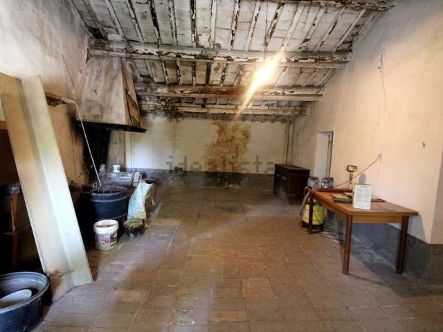 Villetta bifamiliare in vendita di 250 m² in Via Montirone