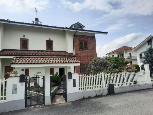 Villetta bifamiliare in vendita di 250 m² in Via Moncenisio