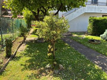 Villetta bifamiliare in vendita di 250 m² in Via Niccolò Copernico