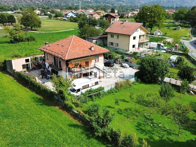 Villetta bifamiliare in vendita di 250 m² in Via Peirolero, 5