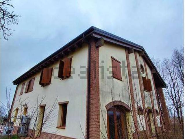 Villetta bifamiliare in vendita di 250 m² in Via Pellicciari