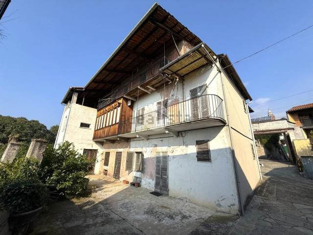 Villetta bifamiliare in vendita di 250 m² in Via Roma, 24