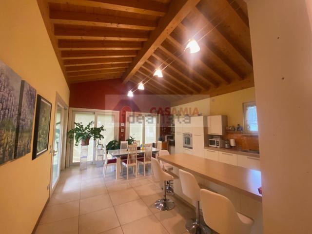 Villetta bifamiliare in vendita di 250 m² in Via Ronche Sopra di Piavon