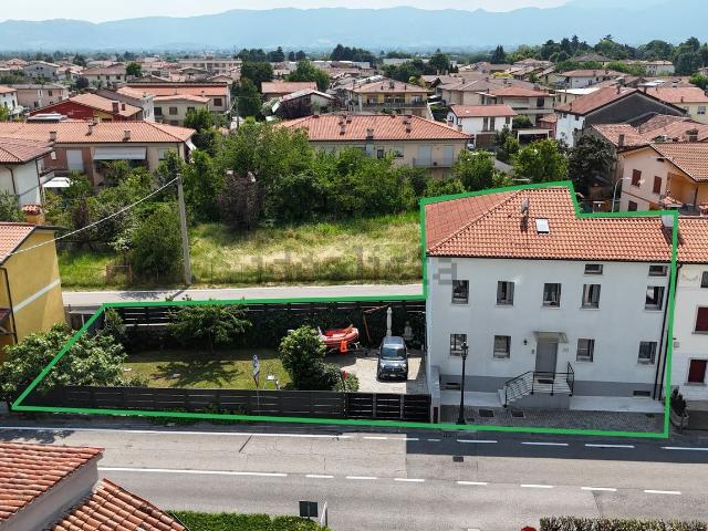 Villetta bifamiliare in vendita di 250 m² in Via Santa Rosa, 20