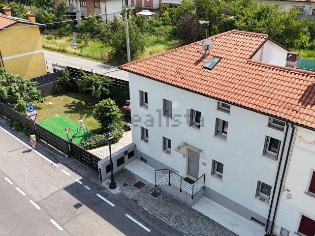 Villetta bifamiliare in vendita di 250 m² in Via Santa Rosa, 20