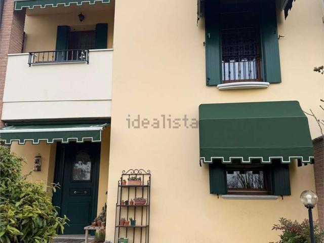 Villetta bifamiliare in vendita di 250 m² in Via San Martino, 23