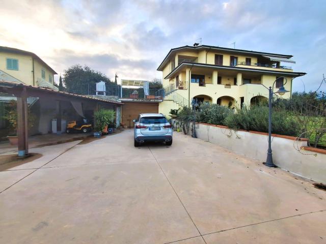 Villetta bifamiliare in vendita di 250 m²